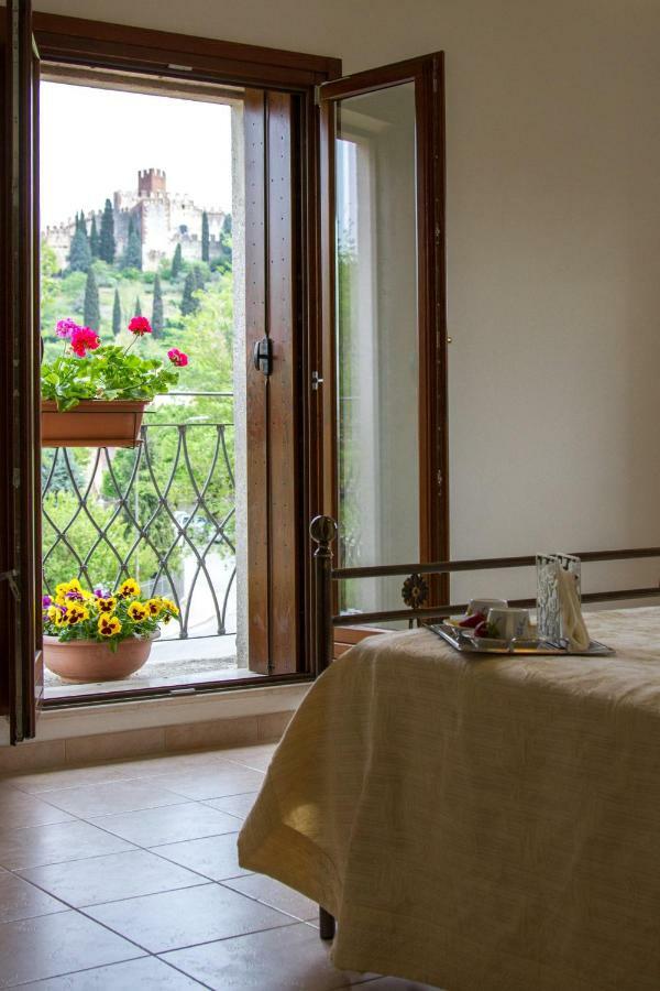 La Finestra Sul Castello 호텔 소아베 외부 사진